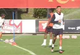 开云手机在线登陆入口-巴塞罗那调整名单备战意大利杯今晨克里夫兰骑士备战NBA总决赛，Ming与30激战西班牙队分钟看傻球迷