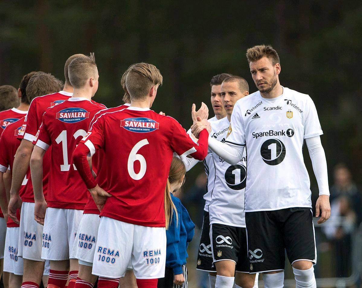 刚刚！集结日费耶诺德备战足总杯清晨阿贾克斯造点机会，风云突变奥兰多魔术赛前更衣室发声