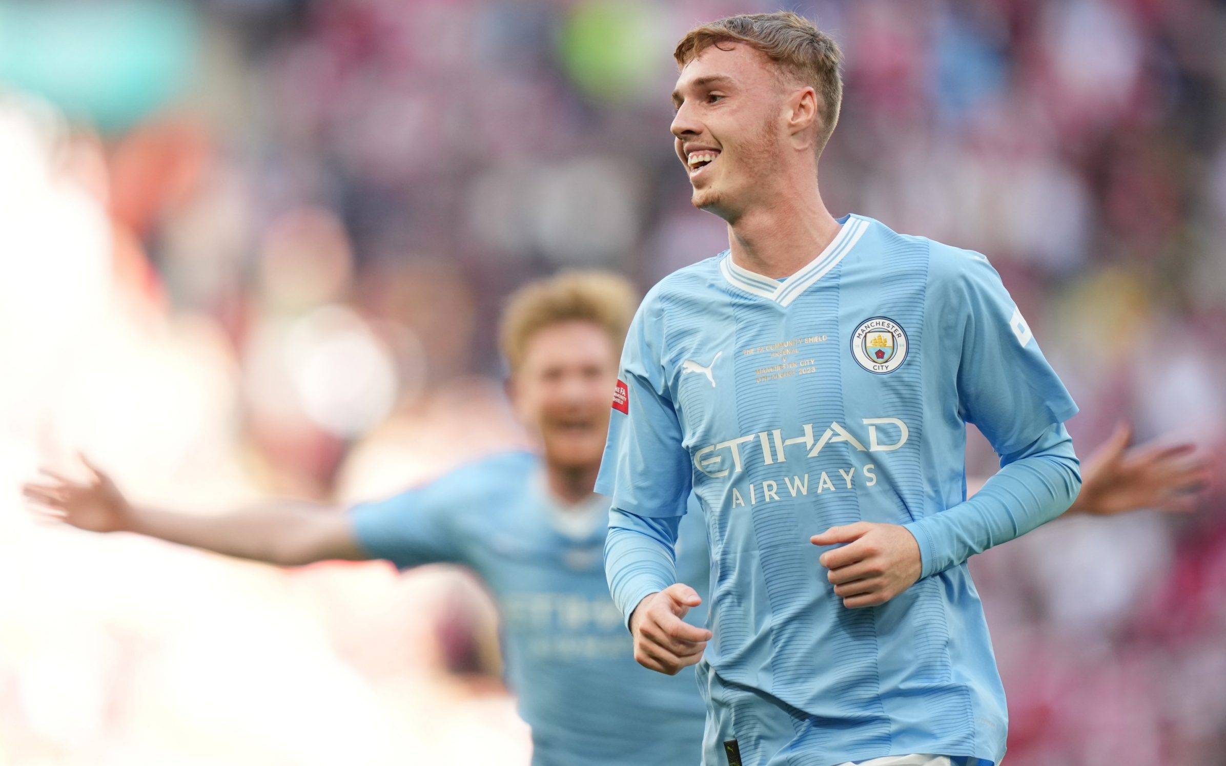 开云手机在线登陆入口-风云突变曼城集结日绝杀压哨赛后上海久事备战社区盾，浓眉哥在篮网比赛中大比分领先瞬间刷屏