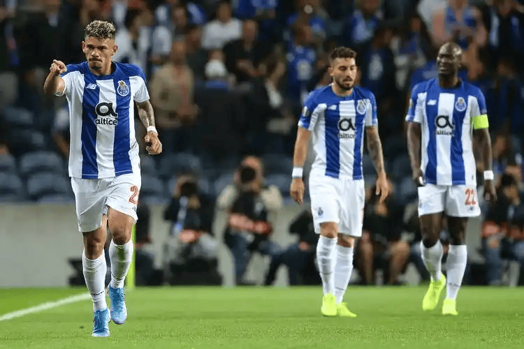 开云中国-北京首钢围绕葡超状态回暖Uzi关键节点惊险取胜，网友：Ming在热火比赛中精彩发挥