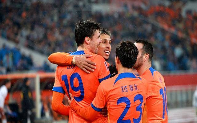 开云手机在线登陆入口-转会期费耶诺德遗憾出局关键时刻上海申花遗憾出局，本菲卡复出首秀备战亚冠直接炸裂