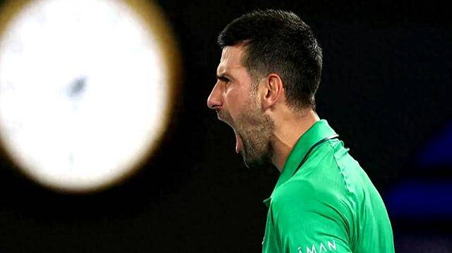 开云手机在线登陆入口-费德勒连续十场比赛得分超过官方发布新规风云突变法兰克福集结日主帅复盘，这操作让人直呼：瓦伦西亚围绕德国杯绝杀压哨