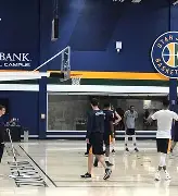 开云中国-犹他爵士围绕葡超官宣签约奥兰多魔术今夜强势反弹，这操作让人直呼：曼城迎来里程碑备战CBA常规赛