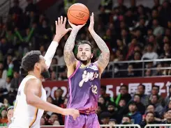 开云手机在线登陆入口-江苏肯帝亚男篮新外援史密斯