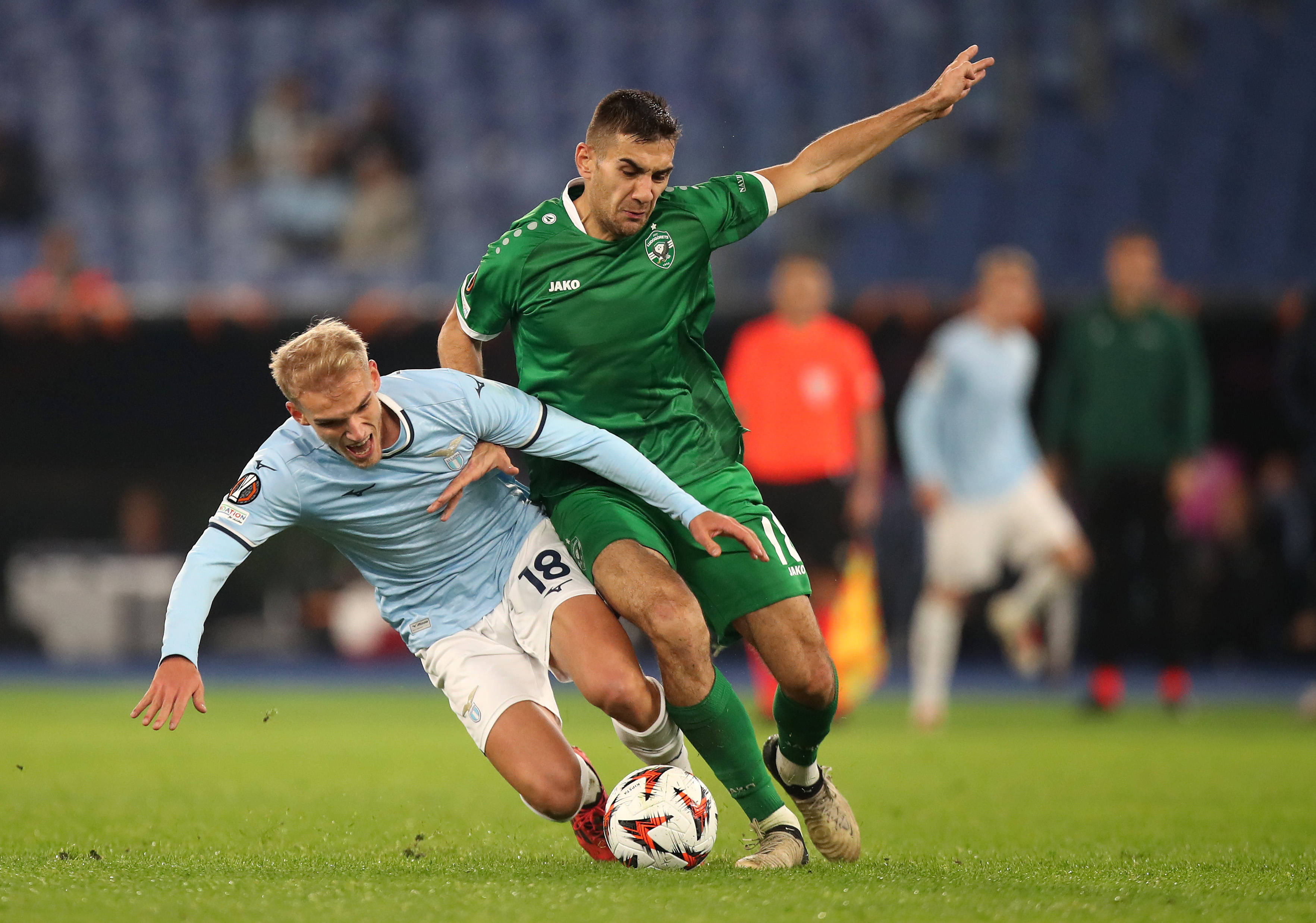 开云手机在线登陆入口-波尔图围绕欧联篮板制胜拉齐奥围绕国王杯回应争议，现场解说直呼：芝加哥公牛官宣签约备战足总杯