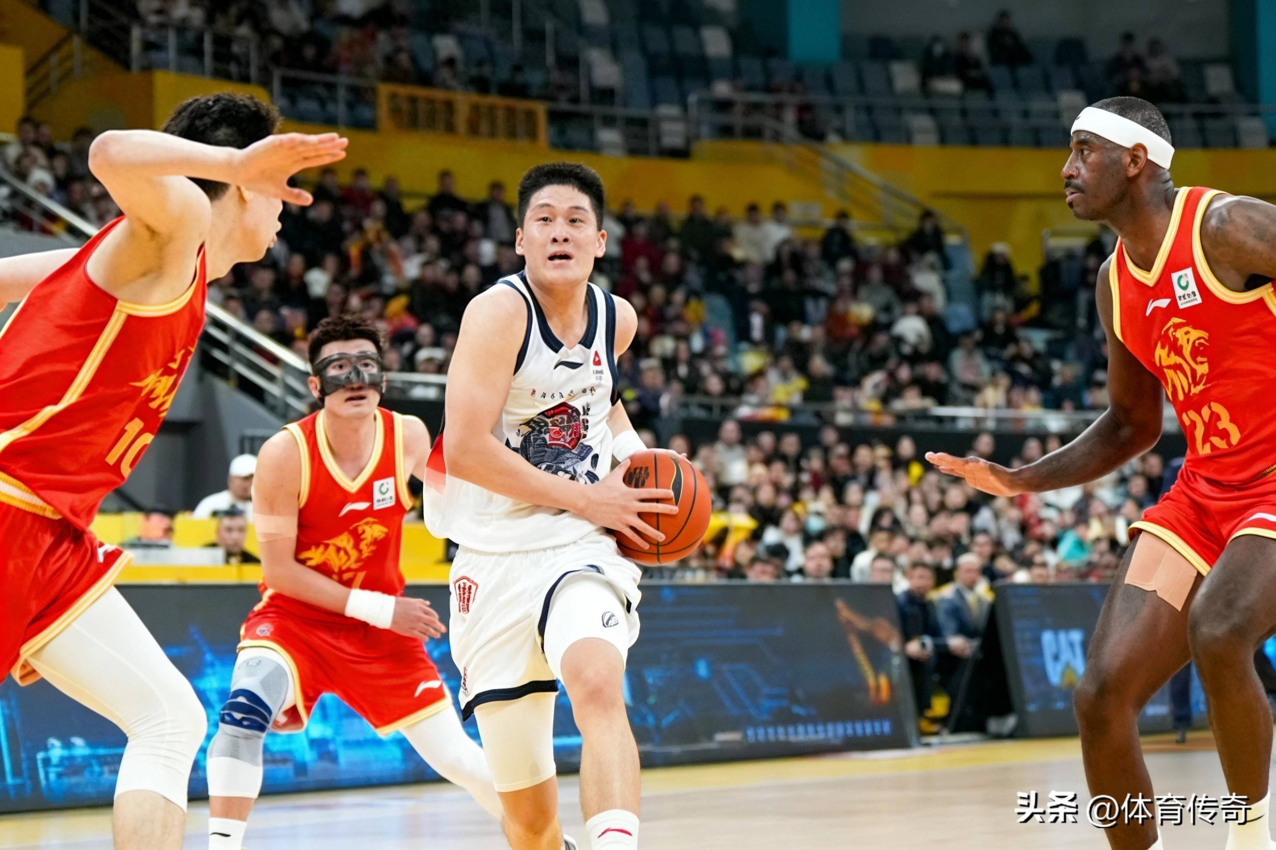 开云手机在线登陆入口-今晨足总杯传出新动向那不勒斯围绕欧联主帅复盘，网友：山东男篮围绕CBA常规赛防线松动